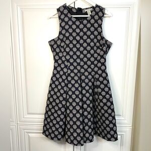 EUC H&M Size 12 Black White Sleeveless Fit & Flare Lined Dress Party Wedding